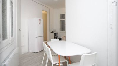 Comfortable double bedroom with private bathroom in Derecha de Eixample close to UBL Barcelona