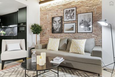 Bright 1-bedroom apartment in Barrio Gotico close to UPF Barcelona