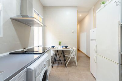 Cozy 3-bedroom apartment with balcony in Vallehermoso close to UCSP Madrid