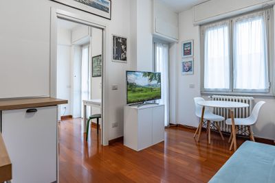 Cozy studio with private bathroom and balcony in Navigli close to UCLB Milan 2