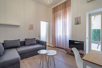 Spacious 1-bedroom apartment in Loreto close to PM Milan