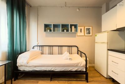 Cozy studio with private bathroom in San Andres close to UPF Barcelona 7