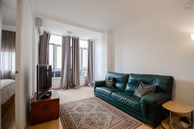 Cozy 2-bedroom apartment in El Parc i la Llacuna del Poblenou close to UB Barcelona